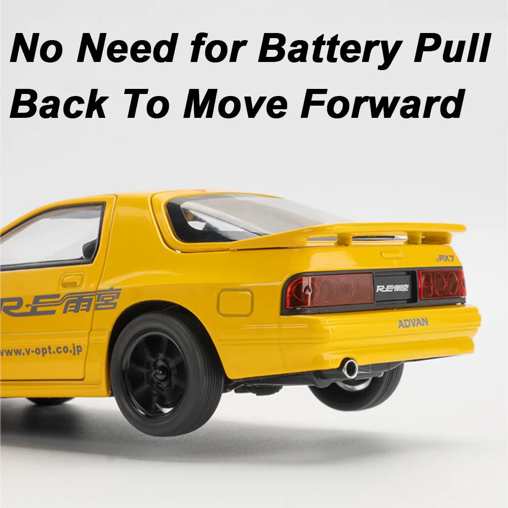 سيارة مازدا RX7 موديل 1:24 من سبائك معدنية مصبوبة بحروف D الأولية مع نموذج سحب للخلف ومجموعة من الأصوات والإضاءة كهدية للأولاد