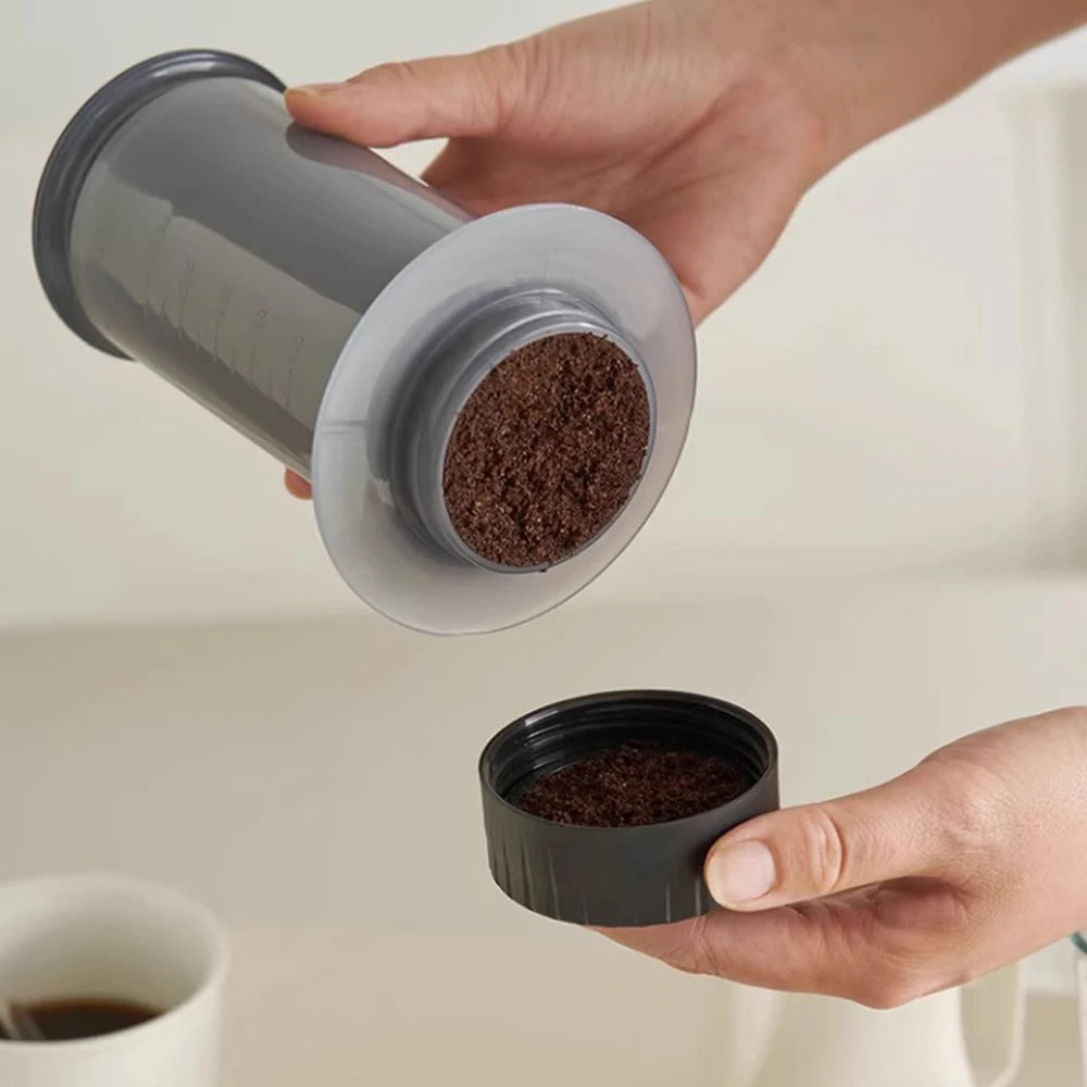 أدوات تحضير القهوة الفرنسية المحمولة، ماكينة تحضير قهوة الإسبريسو بتقنية التقطير الهوائي، مع 50 قطعة من ورق الترشيح.